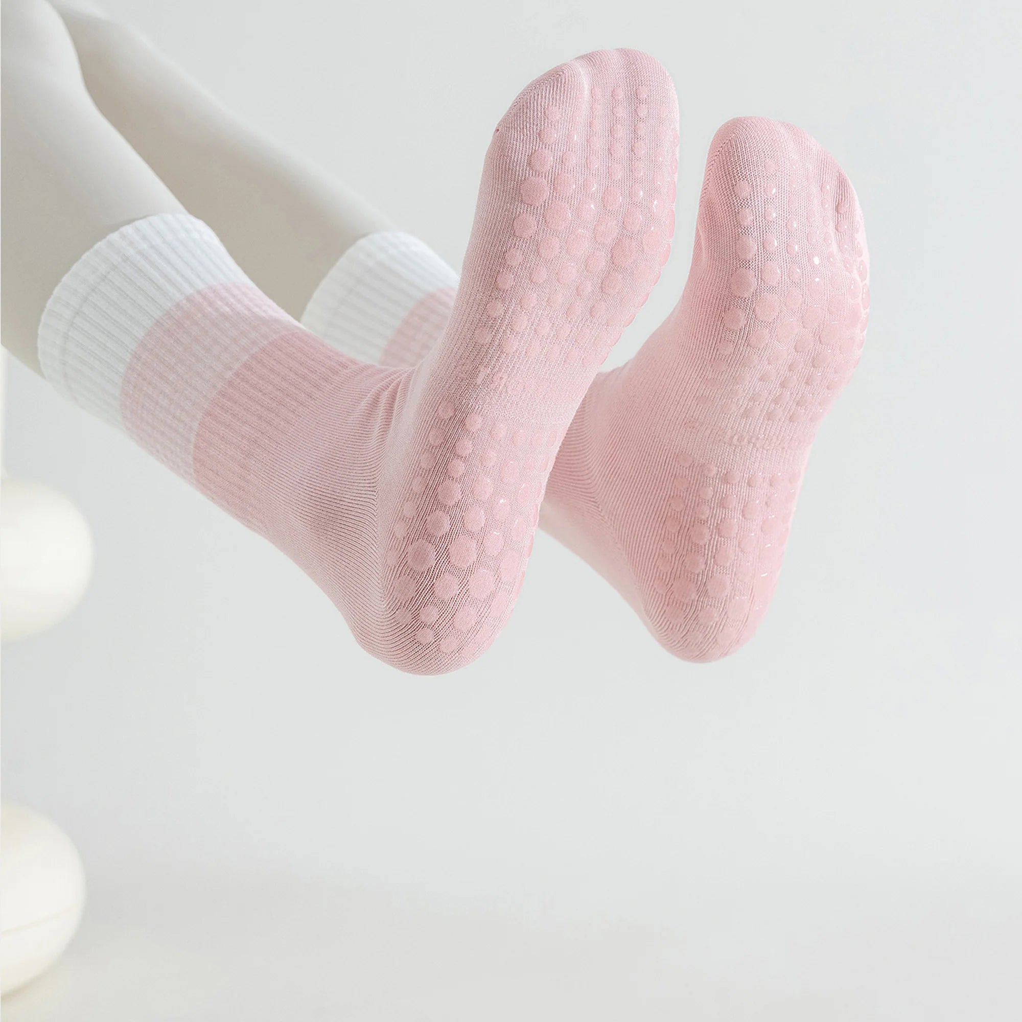 MoMang Pajama Yoga & Pilates Grip Socks