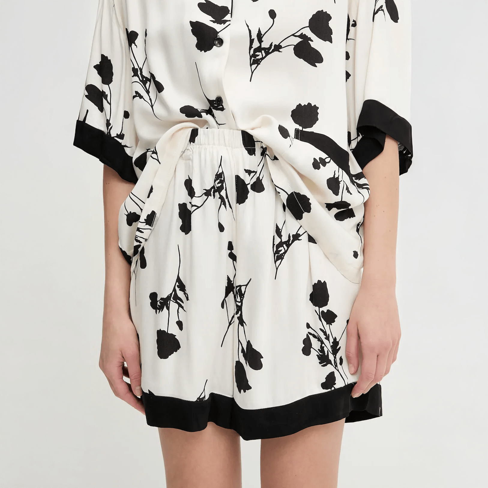Monochrome Petal Pajama Set - Momang Studio